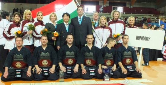 A világbajnokságon részt vett magyar kendo csapat