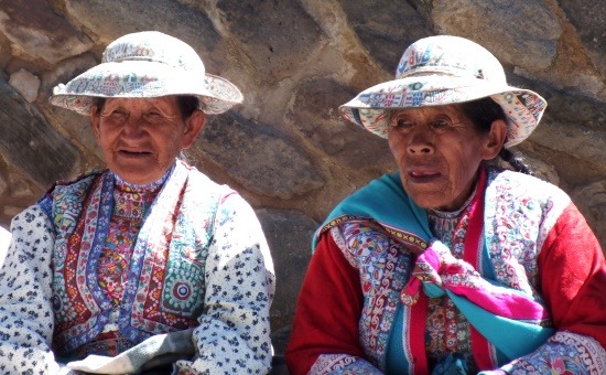 Már csak az idős cabana asszonyok hordják a népviseletet 