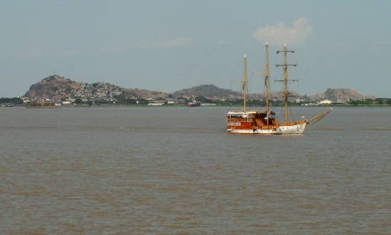 Guayaquil a Guayas-folyó partján épült