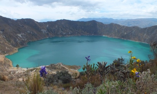 A Quilotoa-lagúna 3800 méter magasan fekszik