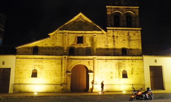 A Pamplona főterén álló templom