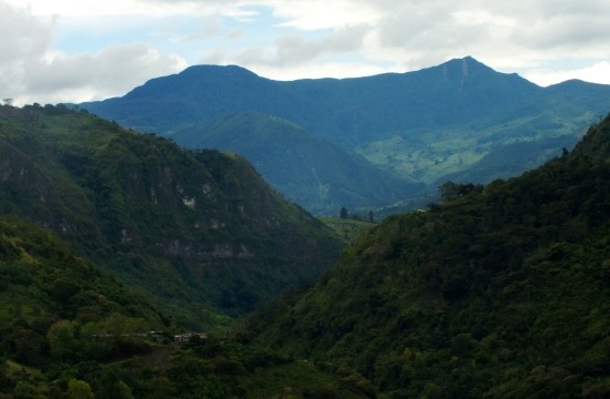 Kilátás a Tama Nemzeti Parkra a busz ablakából Delicias felé 