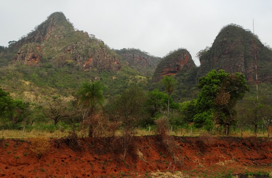 A Cerro Corá szirtjei messze vannak a hegytől, de legalább nincsenek legelők