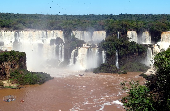 Az Iguazú-vízesés tényleg szép