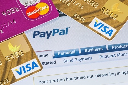 Bankkártya vagy internetes fizetés? (PayPass vs. PayPal)