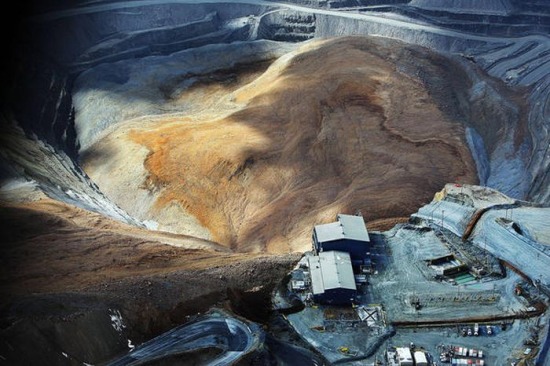 A világ érdekes bánya rezbanya külszíni fejtés földcsuszamlás Óriás legnagyobb lyuk