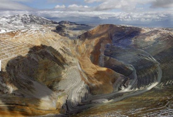 A világ érdekes bánya rezbanya külszíni fejtés földcsuszamlás Óriás legnagyobb lyuk