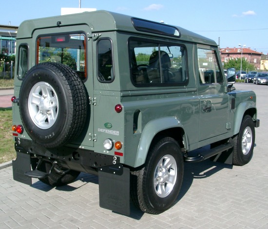 Land_Rover_Defender_rear_20070518.jpg
