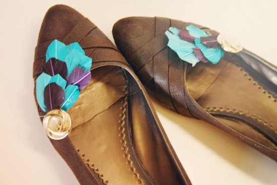 feather-shoe-clips.jpg