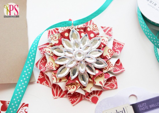 rolled-paper-flower-christmas-ornaments-tutorial-1.jpg