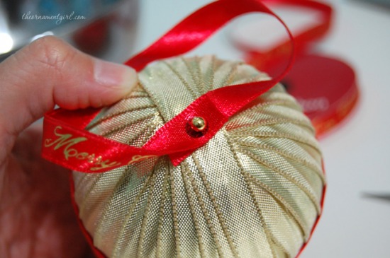 ribbon-ornament-hanger.jpg