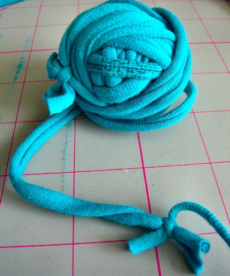 knotted-tshirt-yarn.jpg