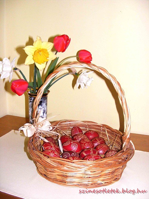 hímes_tojás húsvét íróka tojásfestés