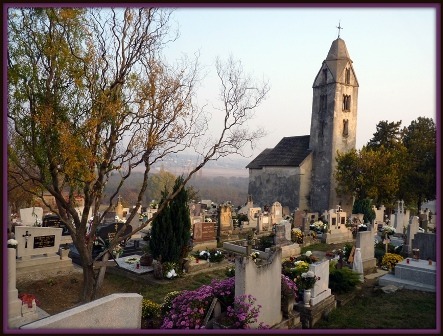 032 Egregyi román templom a régi temetőben.JPG