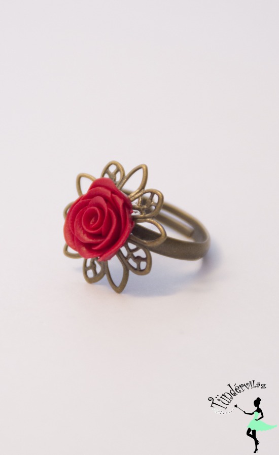 Vörös rózsa gyűrű