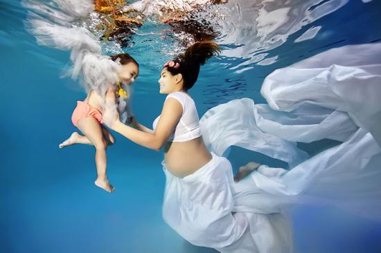 terhesség terhesség anya pocak pocakfotók ultrahang baba homeopátia képek terhesség terhes várandós kismama víz alatti terhesfotók adam opris