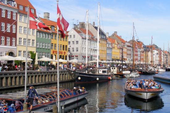 Dániában eltüntetik a szényeket